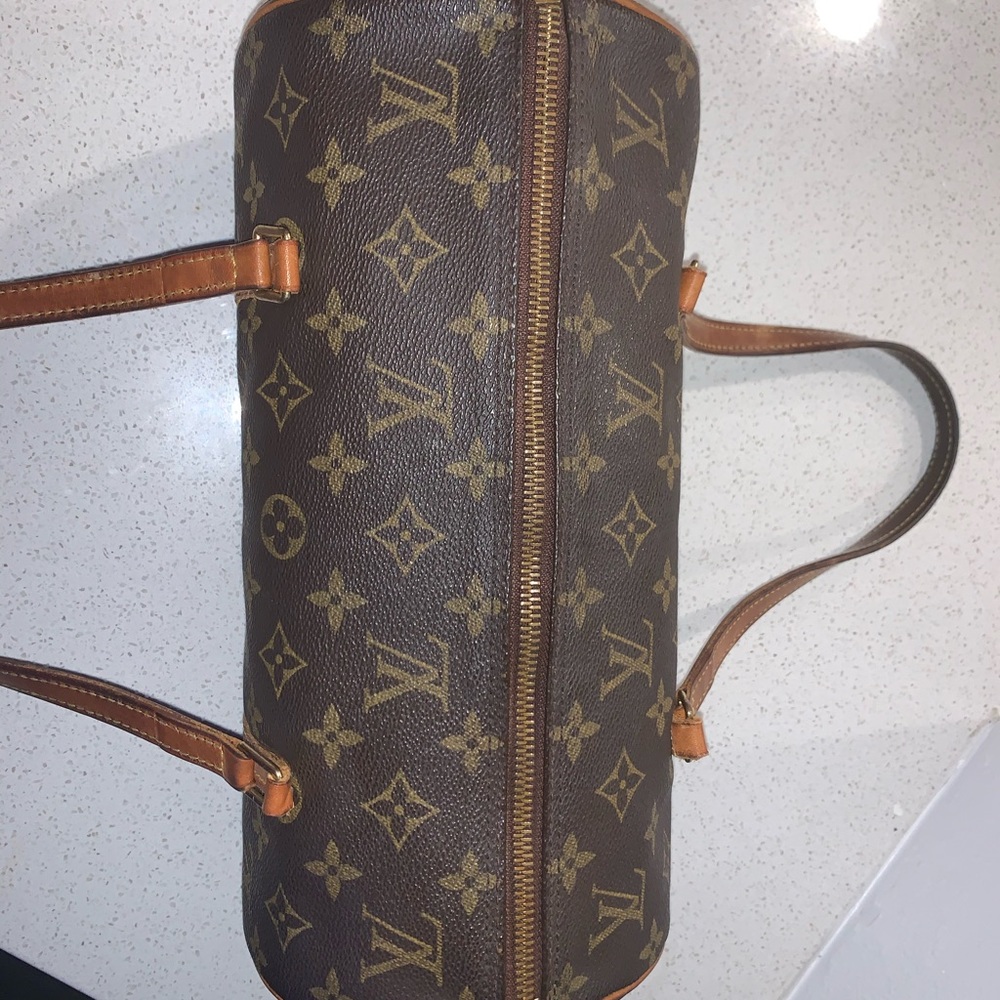 LOUIS VUITTON
Monogram Papillon 26 - Picture 13 of 14